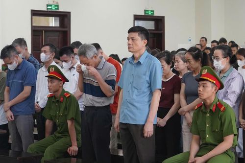 2 cựu Cục trưởng Cục An toàn thực phẩm được giảm án