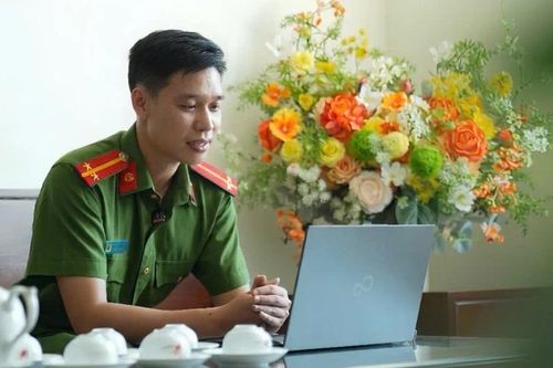 Lớp học đặc biệt của 'thầy giáo' chiến sĩ vùng cao