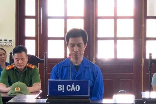 Cầm kéo tấn công cha ruột vì không được đưa sổ đỏ