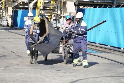 NMNĐ Thái Bình 2 căng mình sản xuất điện giữa nắng cháy