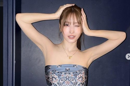 Không thể rời mắt với loạt ảnh táo bạo của Momo (TWICE)
