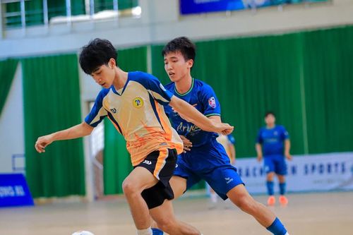 Sôi động sân chơi Futsal sinh viên