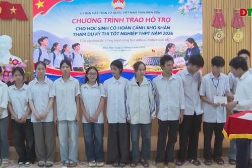Trao hỗ trợ 79 học sinh khó khăn dự thi tốt nghiệp THPT 2026