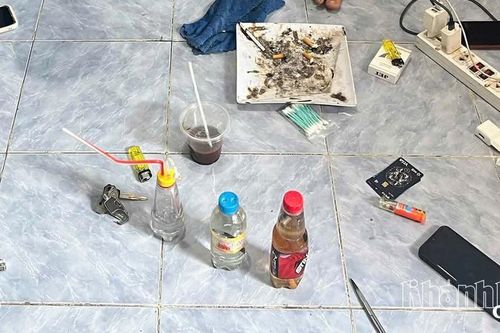 Đang 'đập đá' trong phòng trọ thì bị bắt