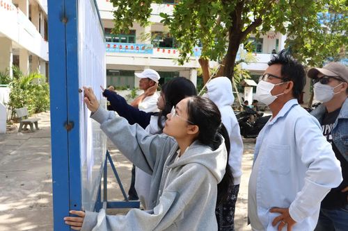 Hơn 24.800 thí sinh làm thủ tục dự thi vào lớp 10