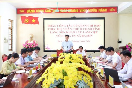 Đoàn công tác của Ban Chỉ đạo thực hiện quy chế dân chủ ở cơ sở của tỉnh làm việc tại xã Ba Sơn
