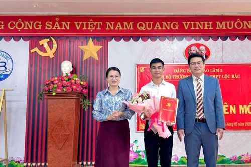 Gương sáng học sinh giữa núi rừng