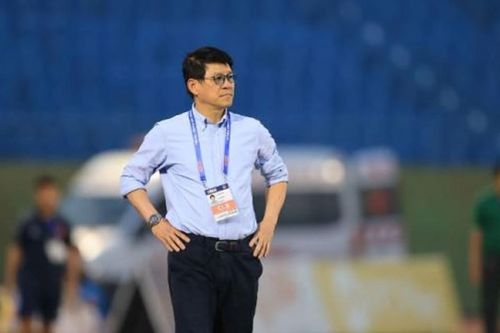 HLV Vũ Tiến Thành tái xuất cứu vãn hy vọng trụ hạng của HAGL tại V.League 2025/26