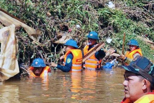 Tìm thấy thi thể bé gái bị lũ cuốn trôi ở Đà Lạt