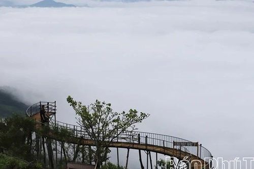 Huyền ảo Hang Kia