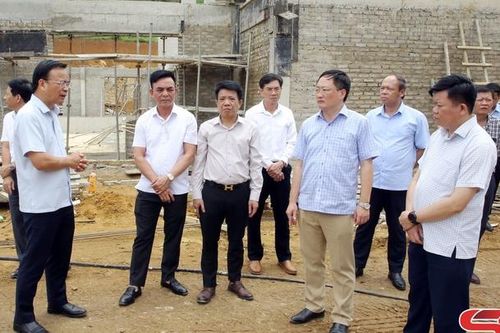 Siết chặt kỷ cương, kiểm soát quyền lực