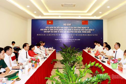 Tăng cường hợp tác qua cặp cửa khẩu Thanh Thủy - Thiên Bảo