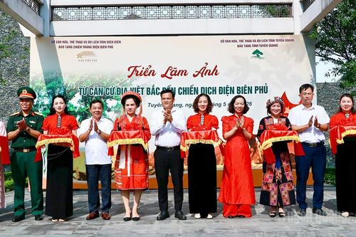 Triển lãm ảnh 'Từ căn cứ địa Việt Bắc đến Chiến dịch Điện Biên Phủ'
