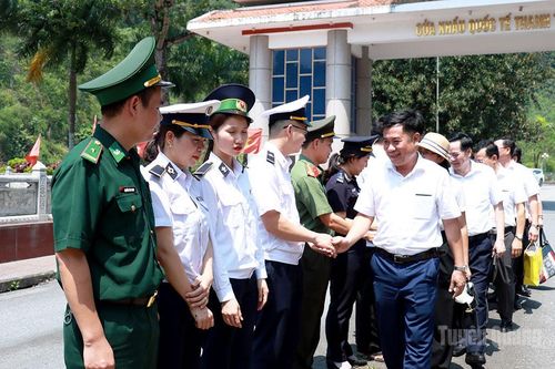 Đoàn đại biểu Sở Công thương tỉnh Tuyên Quang sang thăm, làm việc tại châu Văn Sơn