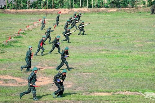 Bảo đảm an toàn huấn luyện mùa nắng nóng