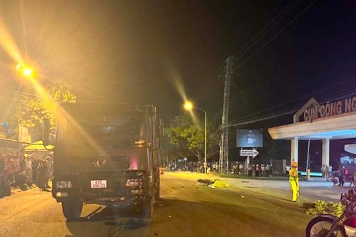 Xe ben va chạm xe máy trên tỉnh lộ 8, hai người tử vong