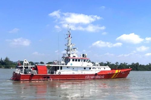 Cứu vớt 9 thuyền viên tàu cá gặp nạn trên vùng biển Hải Phòng, còn 2 người mất tích