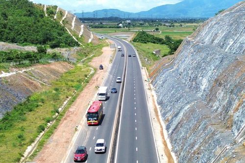 Nhiều đoạn cao tốc Bắc-Nam chưa vận hành kiểm soát tải trọng xe