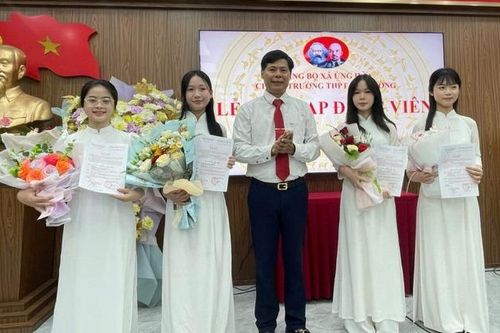 Tự hào 4 đảng viên là học sinh trường THPT Đại Cường