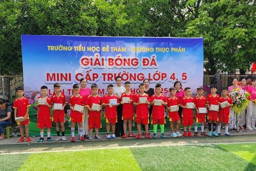 Trường Tiểu học Đề Thám tổ chức Giải bóng đá mini cấp trường lần thứ V