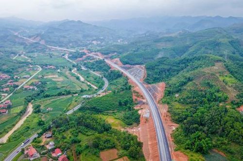 Đối mặt nhiều sức ép, dự án trọng điểm cực Bắc đẩy nhanh tiến độ thi công
