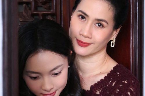 Phản ứng của nữ diễn viên là mẹ đơn thân, ở tuổi trung niên bị yêu cầu test ma túy