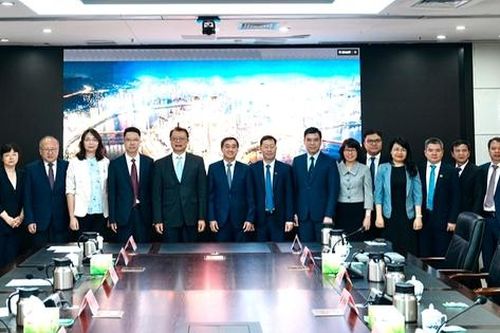 Thứ trưởng Trần Văn Thuấn làm việc với Ủy ban Y tế và Sức khỏe Thành phố Trùng Khánh, Trung Quốc
