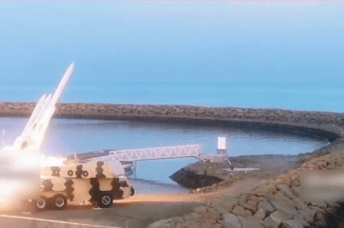 IRGC tuyên bố tấn công đáp trả vào 'căn cứ không quân Mỹ'