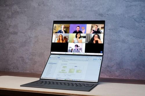 Zenbook Duo mang trải nghiệm desktop nhiều màn hình lên laptop di động