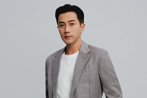 Lưu Khải Uy lộ ảnh hẹn hò