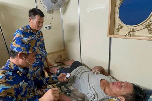 Tàu 634 của Vùng 1 Hải quân nỗ lực tham gia tìm kiếm ngư dân mất tích trên biển