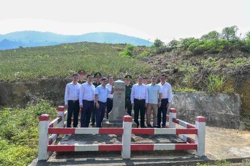 Huyện Mường Ét, tỉnh Hua Phăn (Lào) thăm và học tập kinh nghiệm tại Lào Cai