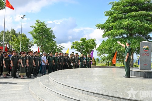 Sĩ quan trẻ ba nước Việt Nam - Lào - Campuchia tổ chức nhiều hoạt động ý nghĩa tại xã Bờ Y