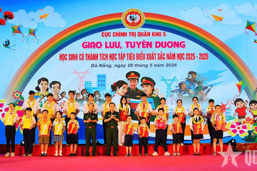 Cục Chính trị Quân khu 5 tuyên dương con cán bộ, nhân viên có thành tích học tập xuất sắc