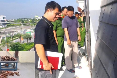 Bắt đối tượng chuyên 'rút ruột' điều hòa tại dãy shophouse ở Ninh Bình