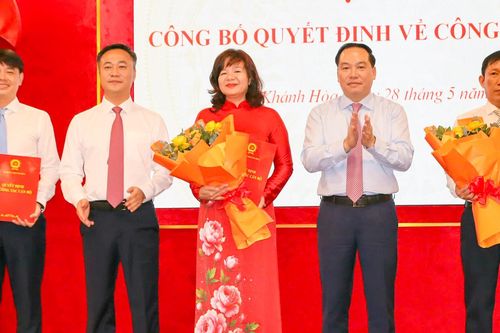 Khánh Hòa điều động, bổ nhiệm nhiều cán bộ lãnh đạo chủ chốt