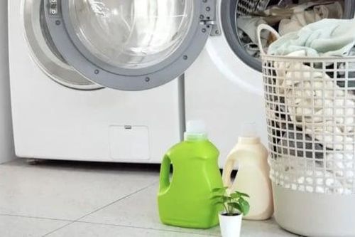 Vì sao quần áo giặt sạch vẫn có mùi hôi?
