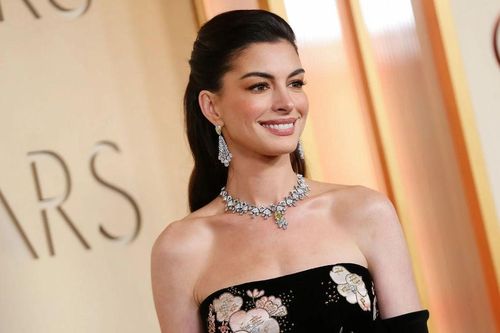 Lời thú nhận của Anne Hathaway về chuyện phẫu thuật thẩm mỹ