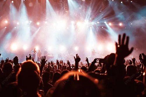 Đừng quá dễ dãi với danh xưng 'Người của công chúng'