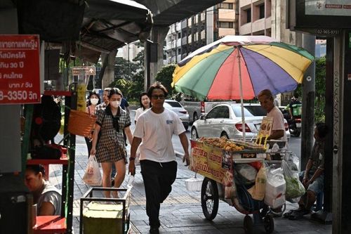 Thái Lan: Nợ xấu leo thang khi giới trẻ mải chạy theo xu hướng mạng