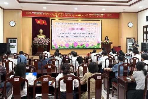 Tập huấn sử dụng 4 thủ tục hành chính của Đảng
