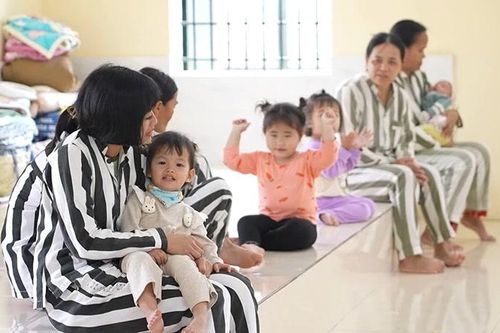 Phía sau song sắt (Bài 1): Những nốt trầm về một thời thanh xuân lầm lạc