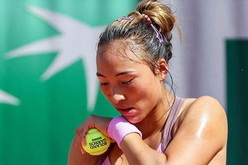 Zheng Qinwen văng khỏi top 100 sau cú sốc tại Roland Garros 2026