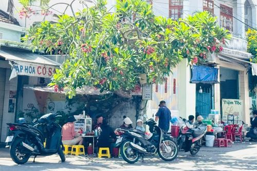 Khó kiểm soát thức ăn đường phố