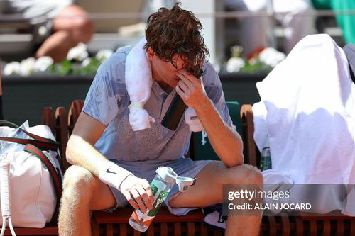Jannik Sinner bị loại sốc tại Roland Garros: Chấn thương khiến hạt giống số 1 gục ngã