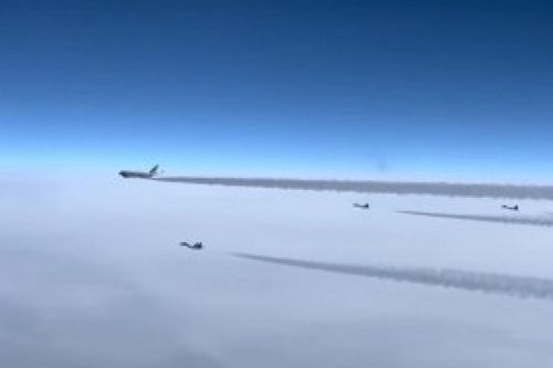 Tiêm kích Kazakhstan hộ tống chuyên cơ chở Tổng thống Putin