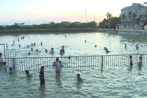 Xã Ứng Thiên: Phổ cập bơi, mang mùa hè an toàn cho trẻ