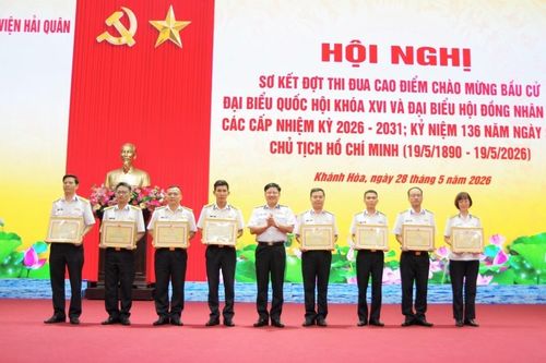 Học viện Hải quân đẩy mạnh thi đua quyết thắng, hoàn thành tốt nhiệm vụ huấn luyện và nghiên cứu khoa học