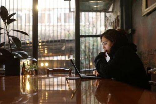 Iran khôi phục Internet sau gần 3 tháng ngắt kết nối