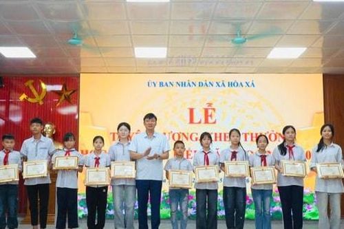 Xã Hòa Xá vinh danh 71 học sinh tiêu biểu, vượt khó vươn lên